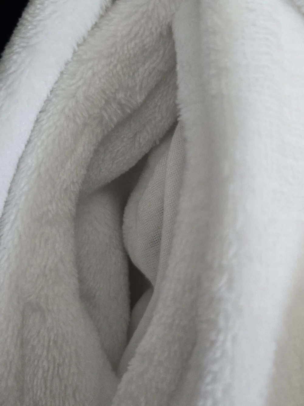 Secret Treasures Plush White Robe with Shawl Collar and Tie #548